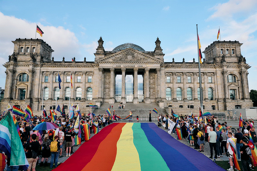 Ein Bild, das Himmel, draußen, Wolke, Person enthält. KI-generierte Inhalte können fehlerhaft sein.