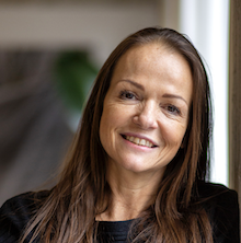 Afbeelding met persoon, binnen

Automatisch gegenereerde beschrijving